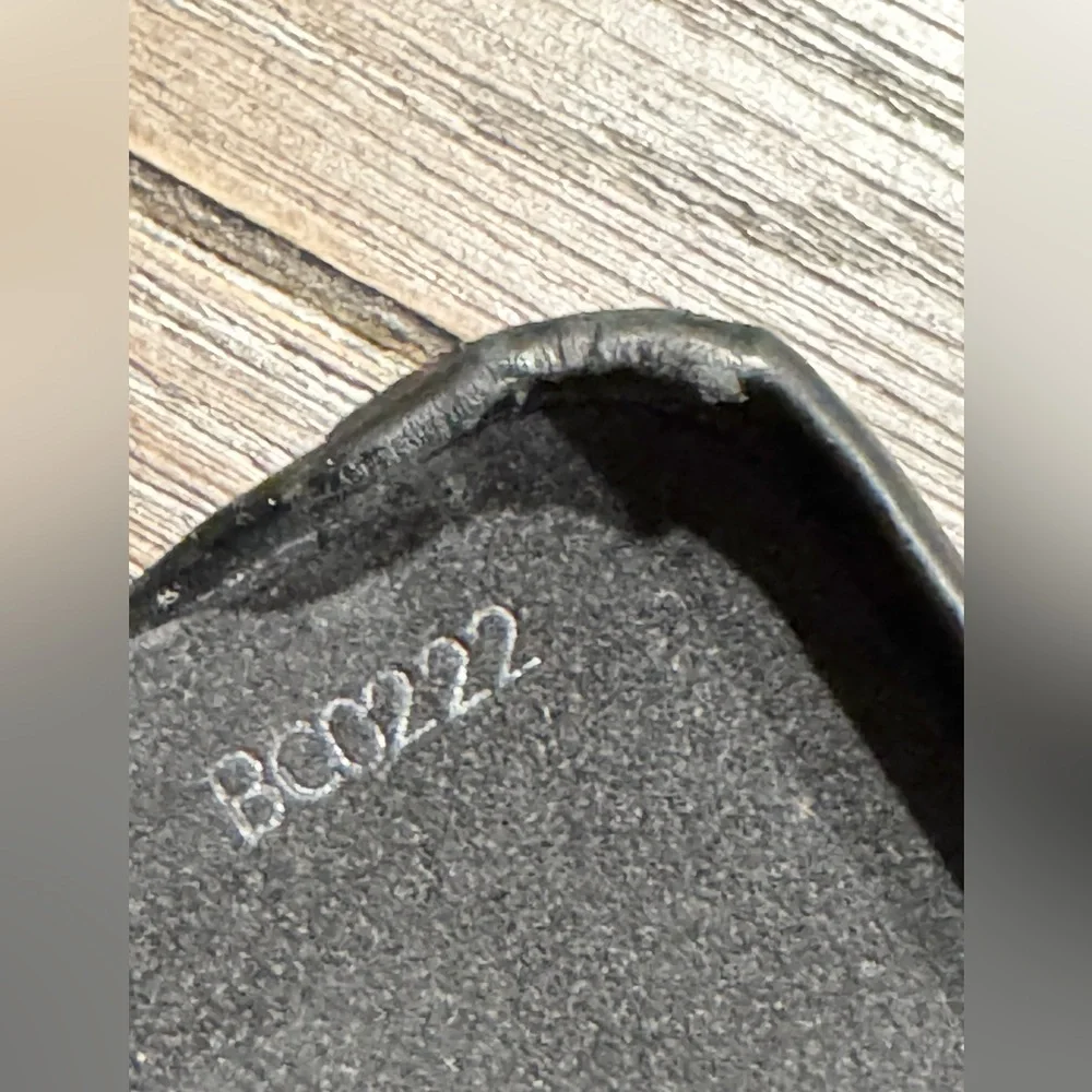 Authentic Louis Vuitton iPhone 12 Pro Max Bumper - Picture 4 of 11